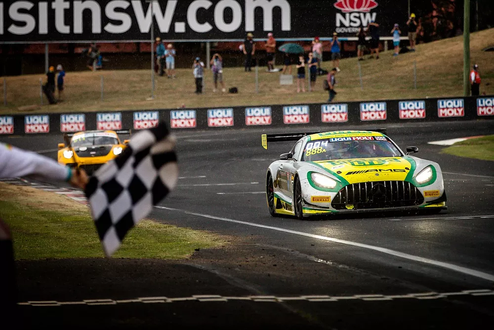 #888 Mercedes-AMG Team Triple Eight Race Engineering Mercedes AMG GT3: Shane Van Gisbergen, Jamie Whincup, Maximilian Götz