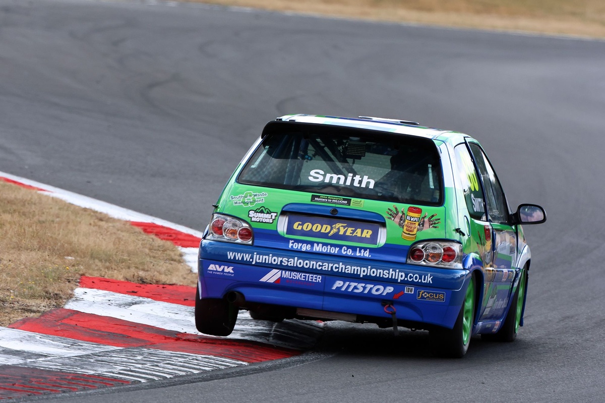 Ollie Smith climbs to sixth in Autosport National Rankings