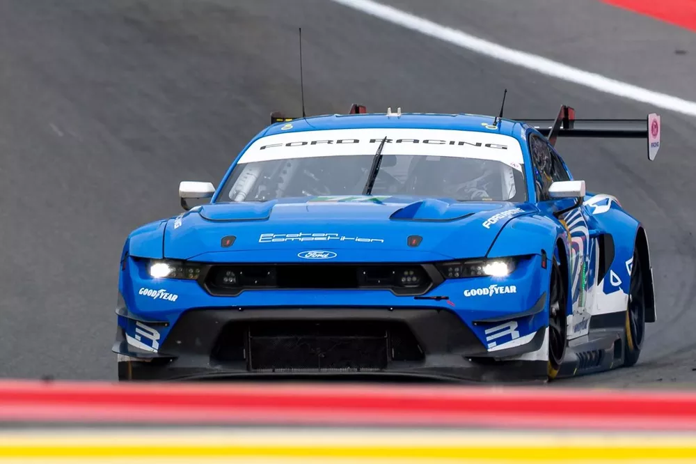 #77 Proton Competition Ford Mustang LMGT3: Eric Powell, Ben Tuck, Sebastian Priaulx