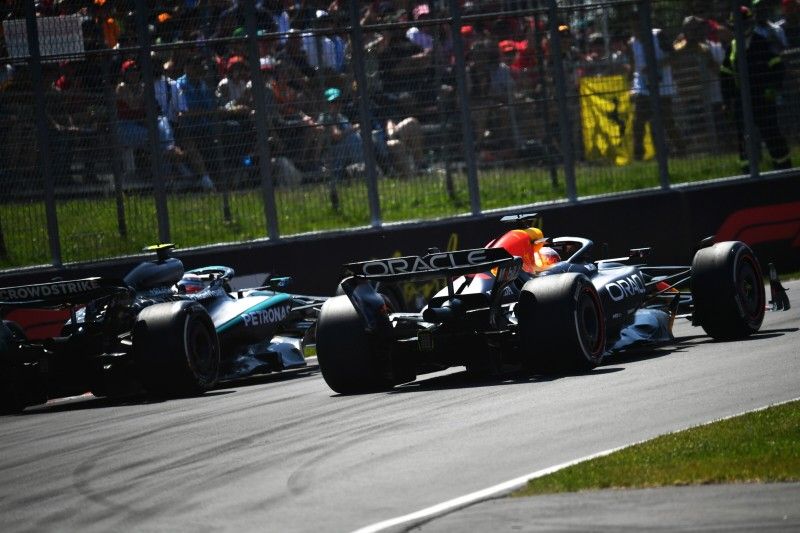 Max Verstappen, Red Bull Racing; Andrea Kimi Antonelli, Mercedes