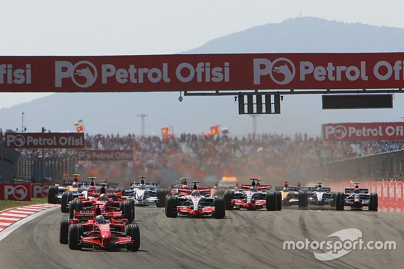 Hamilton, Türkiye GP'yi övdü, katılım olmamasını eleştirdi