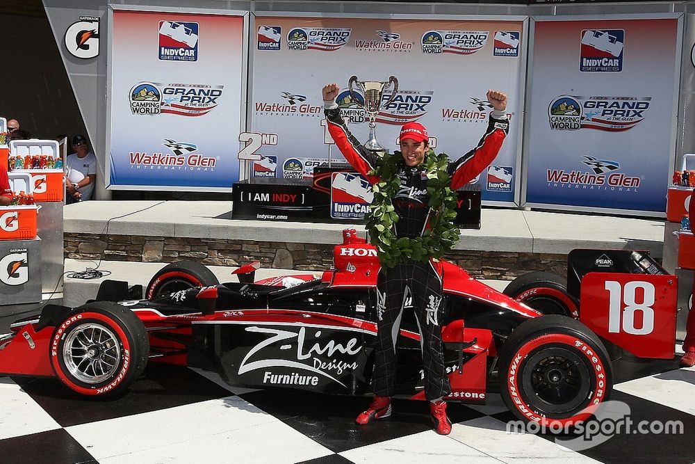 Victory lane: race winner Justin Wilson, Dale Coyne Racing