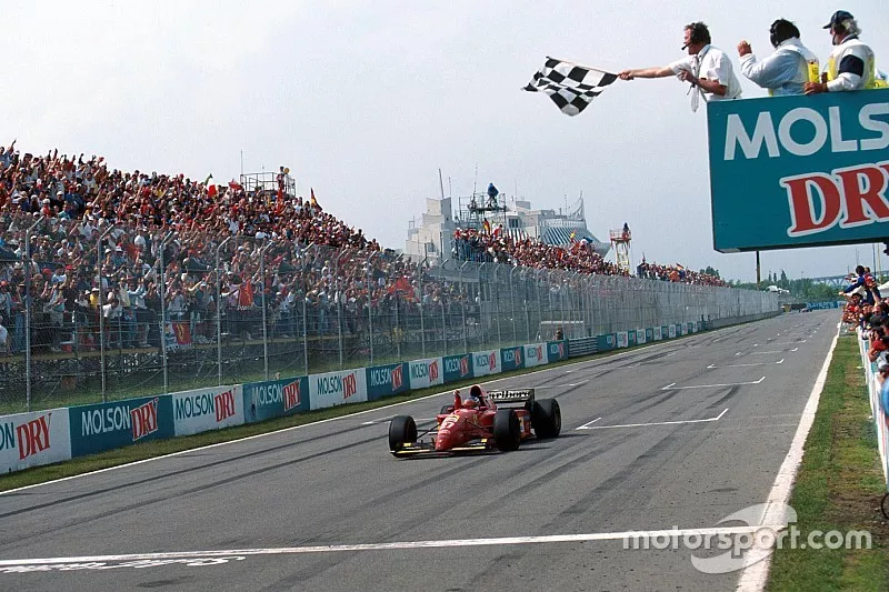 Jean Alesi, Ferrari 412T2, ilk yarış galibiyetini alıyor