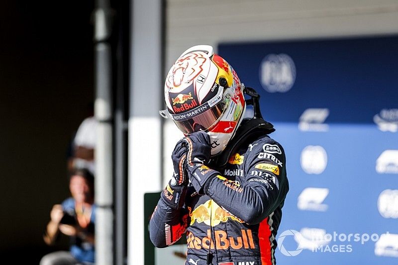 Ganador de la pole Max Verstappen, Red Bull Racing celebra