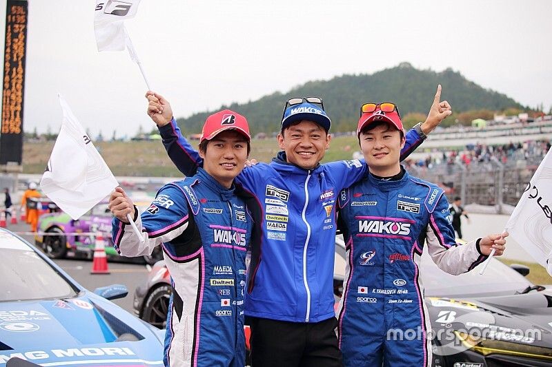 スーパーGT】ついに悲願達成、WAKO'S LC500の脇阪寿一監督「“よくやっ