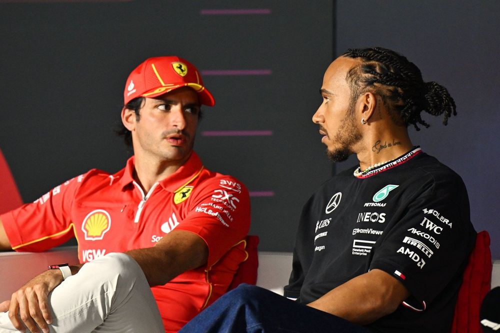 Carlos Sainz, Scuderia Ferrari, Lewis Hamilton, Mercedes-AMG 