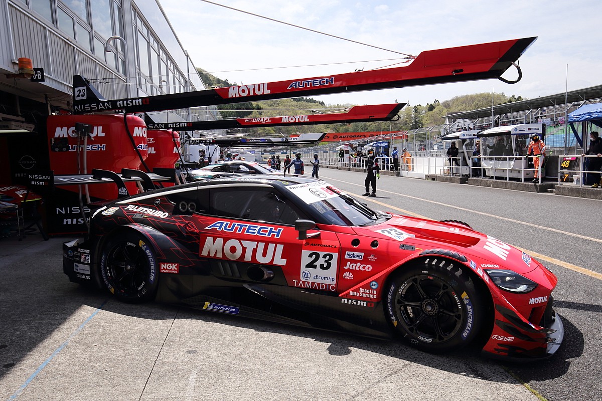 日産Z好調、23号車トップタイム。上位5台は0.081秒差以内の接戦に
