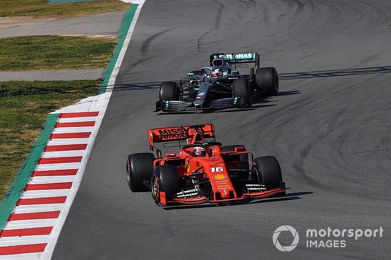Hamilton: Ferrari may be 0.5s clear of Mercedes