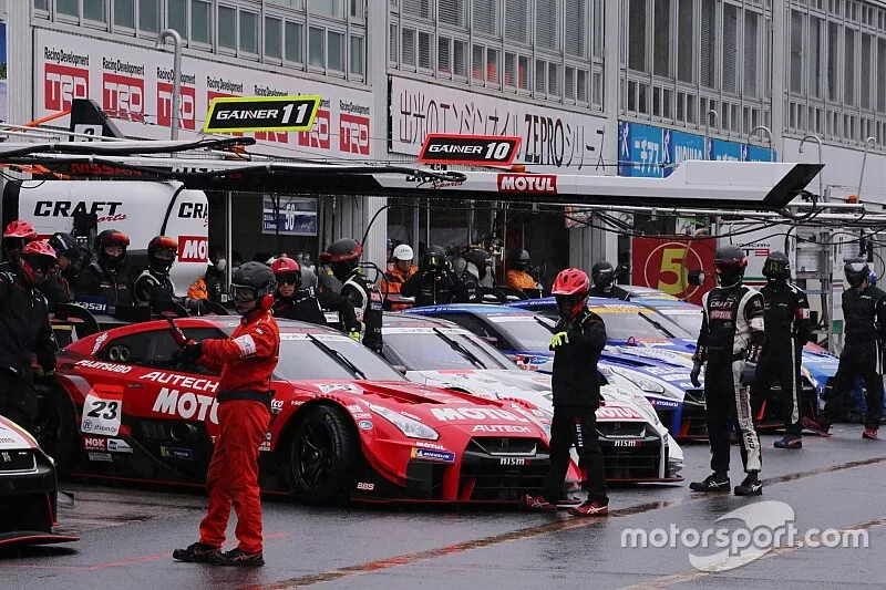 #23 MOTUL AUTECH GT-R
