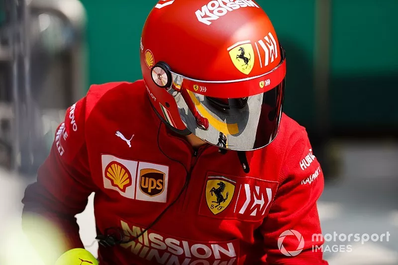 Ferrari-monteurs oefenen een pitstop