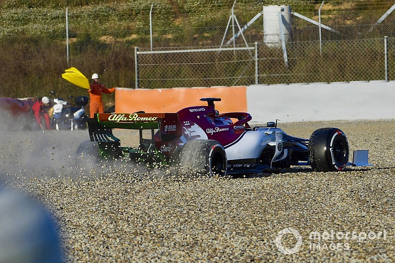 Photos - La sortie de piste de Räikkönen à Barcelone
