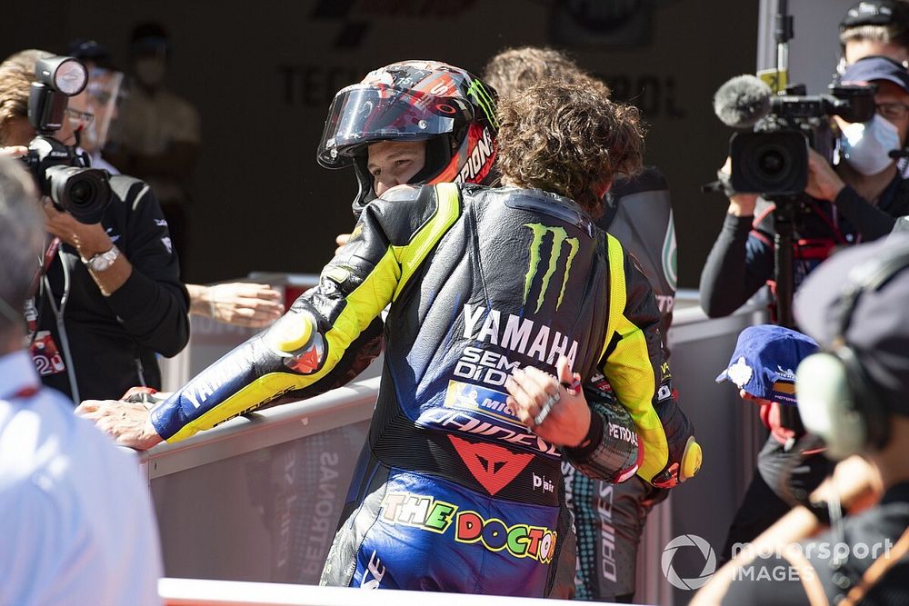 Tercer puesto Valentino Rossi, Yamaha Factory Racing, y ganador de la pole Fabio Quartararo, Petronas Yamaha SRT