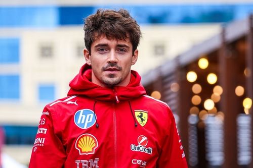 F1: Leclerc apoia motores V8, mas formato do fim de semana deve "permanecer como está"