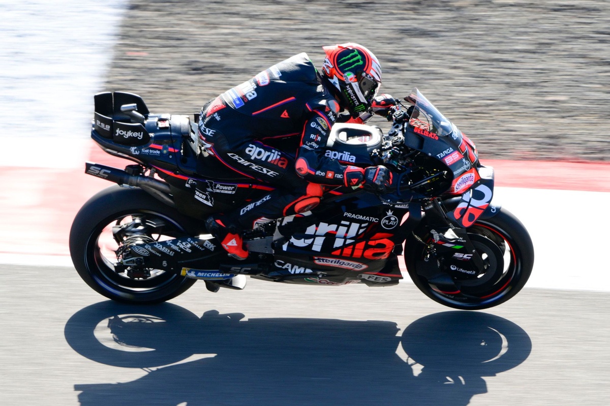 MotoGP Indonesian GP: Bezzecchi fights back to win sprint 