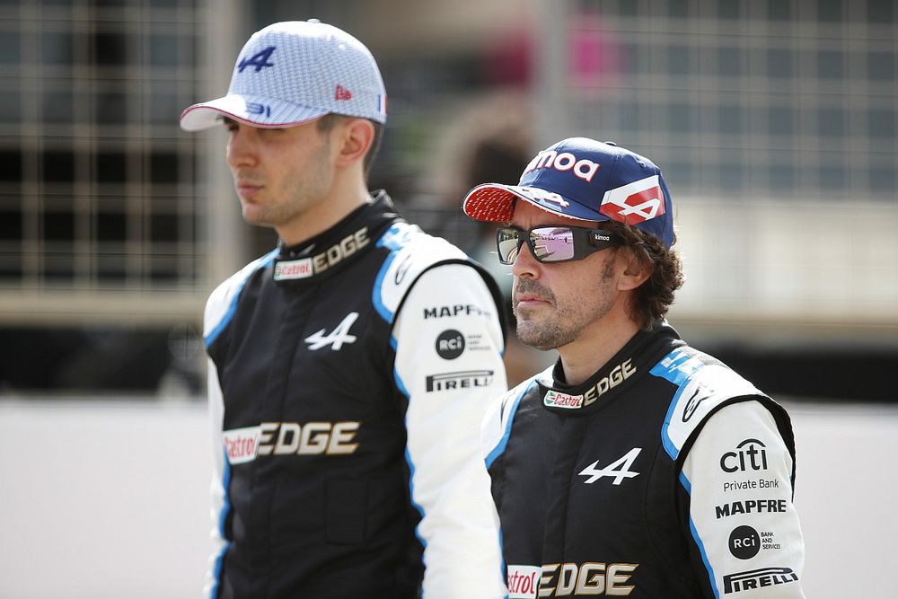 Esteban Ocon, Alpine A521 and Fernando Alonso, Alpine A521