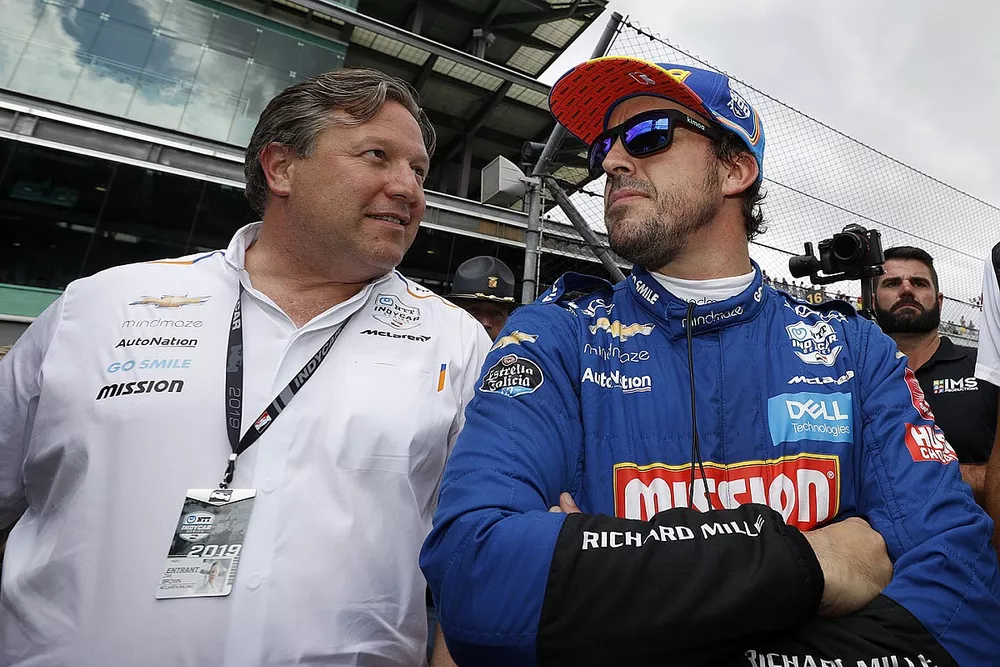 Fernando Alonso, Zak Brown, McLaren Racing Chevrolet
