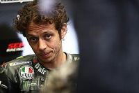 Madre de Valetino Rossi: él no se retirará a mitad de temporada