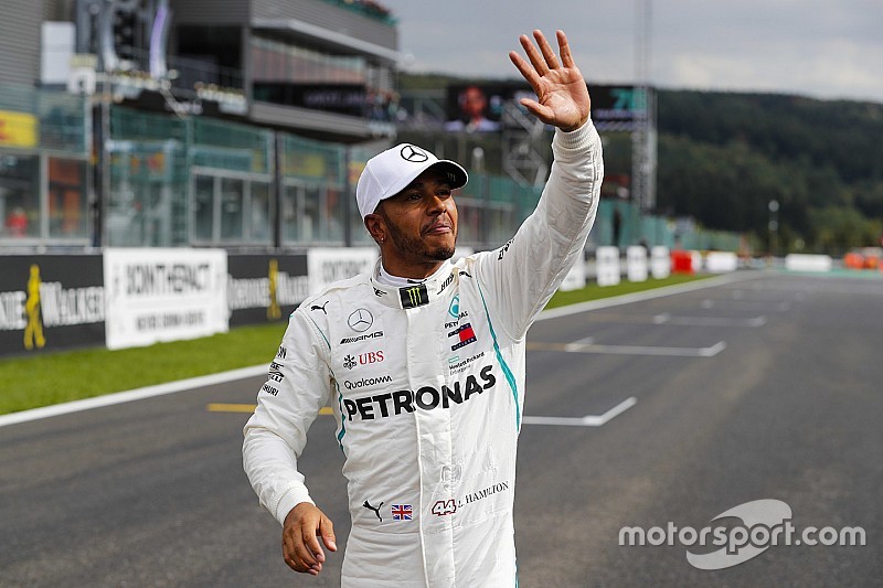 Hamilton pakt pole: “Eén van de moeilijkste kwalificaties”