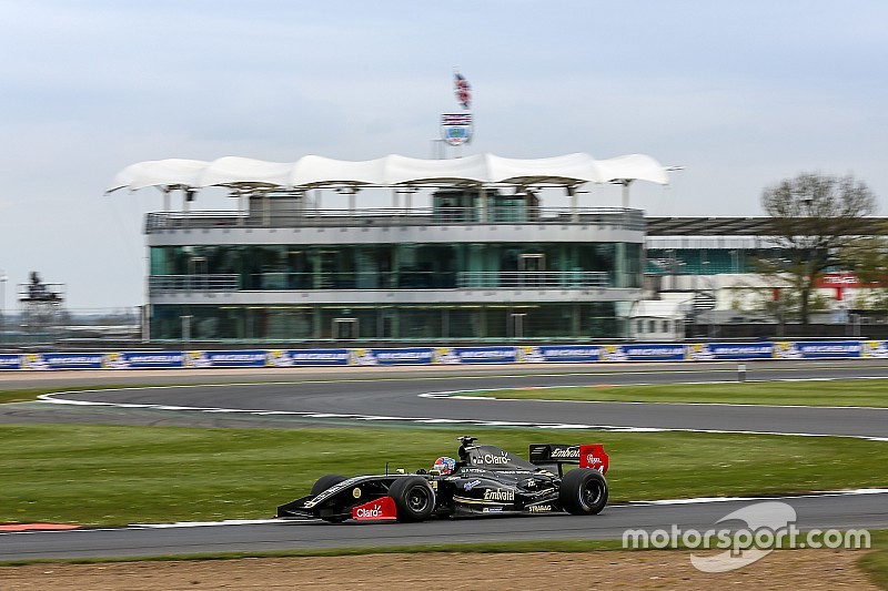 Pietro Fittipaldi domina e vence corrida 2 em Silverstone