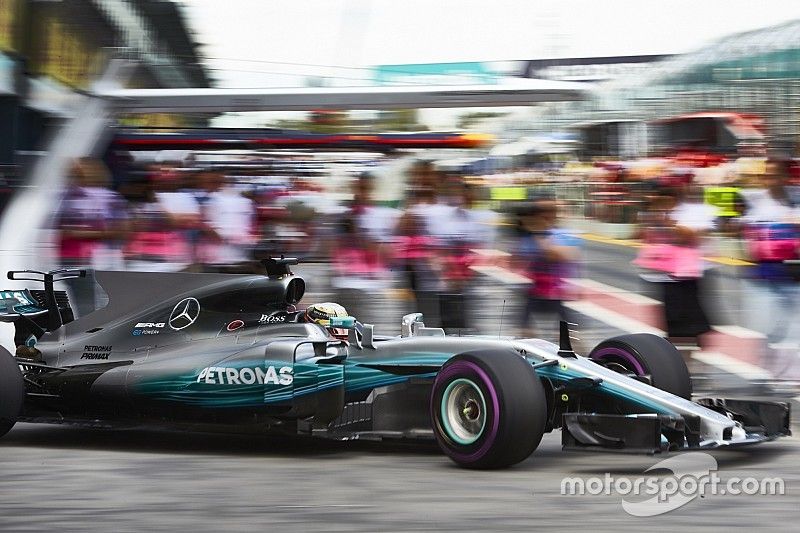 Lewis Hamilton, Mercedes AMG F1 W08, leaves the pits