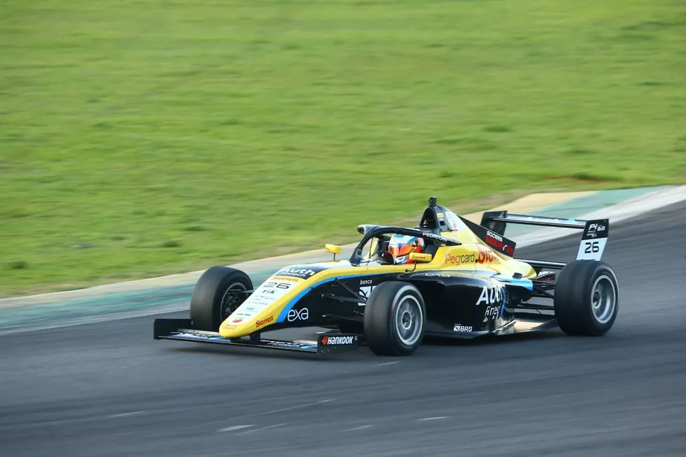 EF7T1999