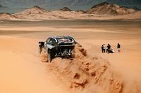 Dakar 2026: Nani Roma pierde la victoria de la Etapa 5 por sanci&oacute;n; triplete de Ford