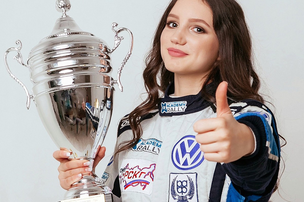 SMP Racing взяла в программу 15-летнюю гонщицу. Ее будут готовить к W Series