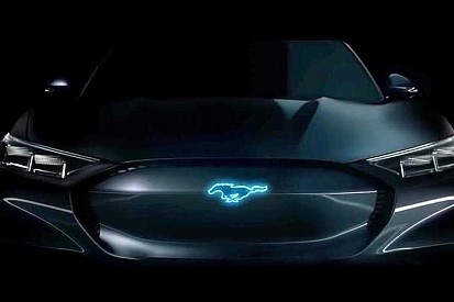 Гібридний Ford Mustang може отримати потужний V8