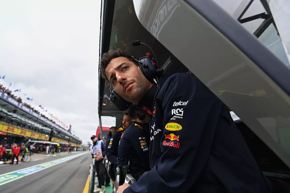 Daniel Ricciardo op de Red Bull pitmuur