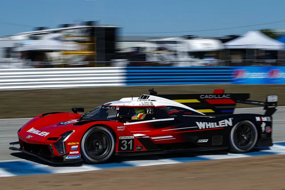 #31 Whelen Engineering Cadillac Racing Cadillac V- Series.R: Pipo Derani, Alexander Sims, Jack Aitken