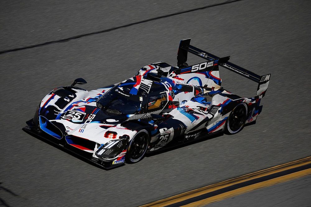 #25 BMW M Team RLL, BMW M Hybrid V8, GTP: Jesse Krohn, Augusto Farfus, Connor De Phillippi