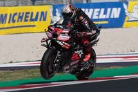 Bezzecchi lidera el FP2 en Misano; Mir, lesionado, no seguir&aacute; compitiendo hoy