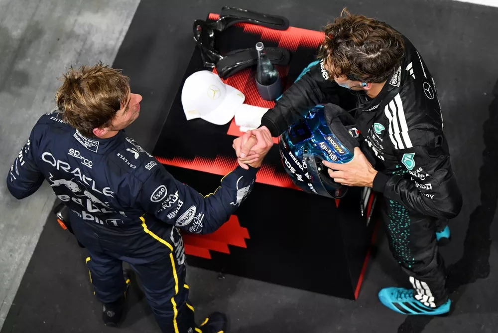 Max Verstappen, Red Bull Racing, George Russell, Mercedes