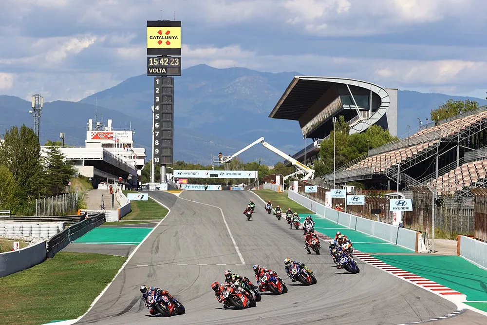 Toprak Razgatlioglu, PATA Yamaha WorldSBK Team, Michael Ruben Rinaldi, Aruba.It Racing - Ducati in testa alla partenza