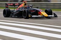 F3: Após problemas na largada, Câmara é 12°; Tsolov vence corrida Sprint no Bahrein