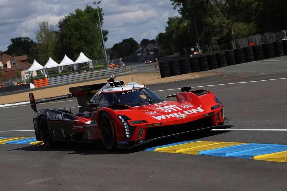 #311 Whelen Cadillac Racing Cadillac V-Series.R of Pipo Derani, Jack Aitken, Felipe Drugovich