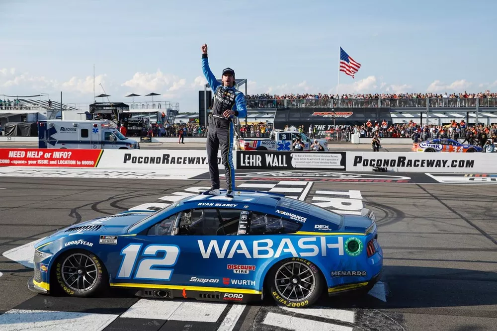 Race winner Ryan Blaney, Team Penske, Wabash Ford Mustang
