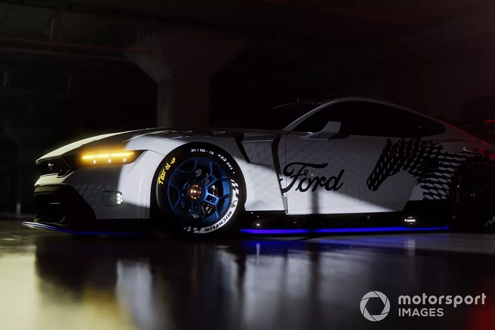 MustangGT3garage