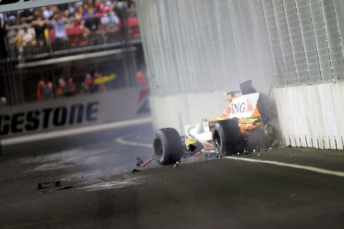 Pitt sugere que cenas de “F1” foram inspiradas em 'Crashgate'