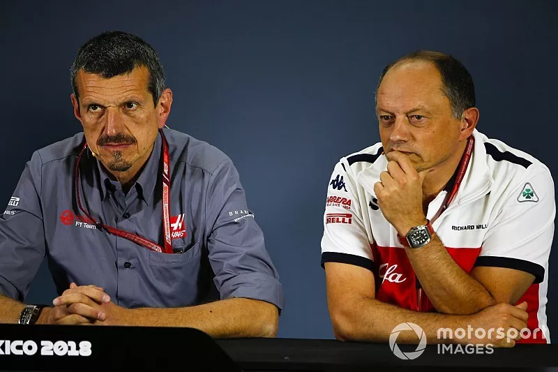 Guenther Steiner, Team Principal, Haas F1, and Frederic Vasseur, Team Principal, Alfa Romeo Sauber F1 Team, in the team principals Press Conference