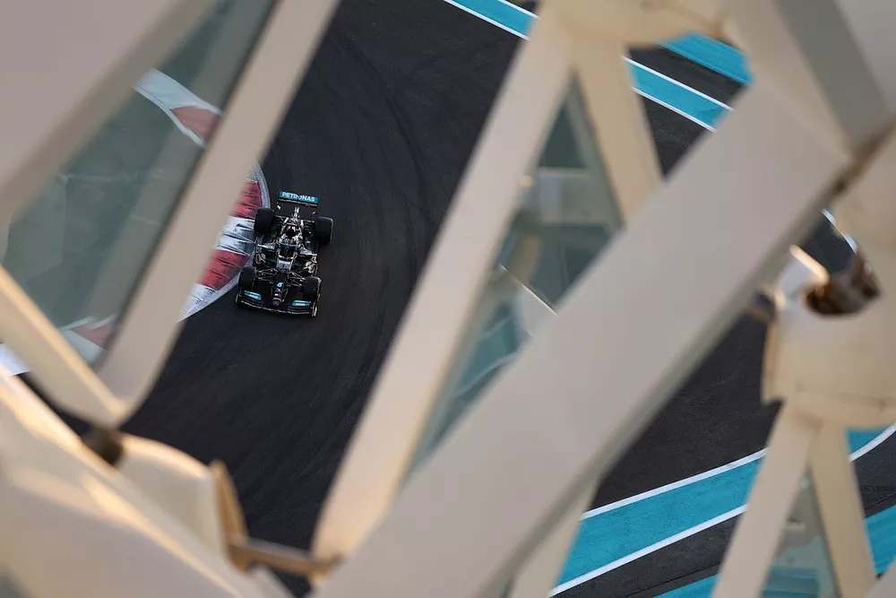 Lewis Hamilton, Mercedes W12