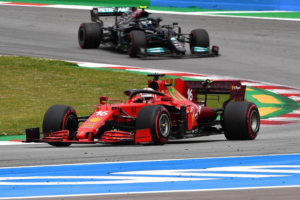 Charles Leclerc, Ferrari SF21, Valtteri Bottas, Mercedes W12