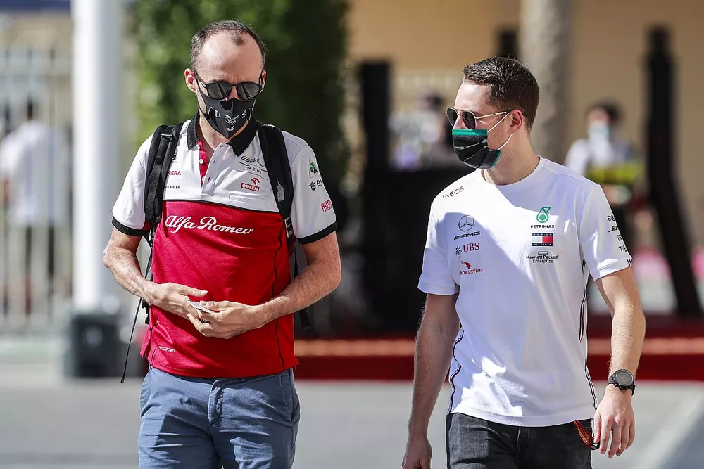 Robert Kubica, Alfa Romeo pilota di riserva, e Stoffel Vandoorne, Mercedes-AMG F1 pilota di riserva