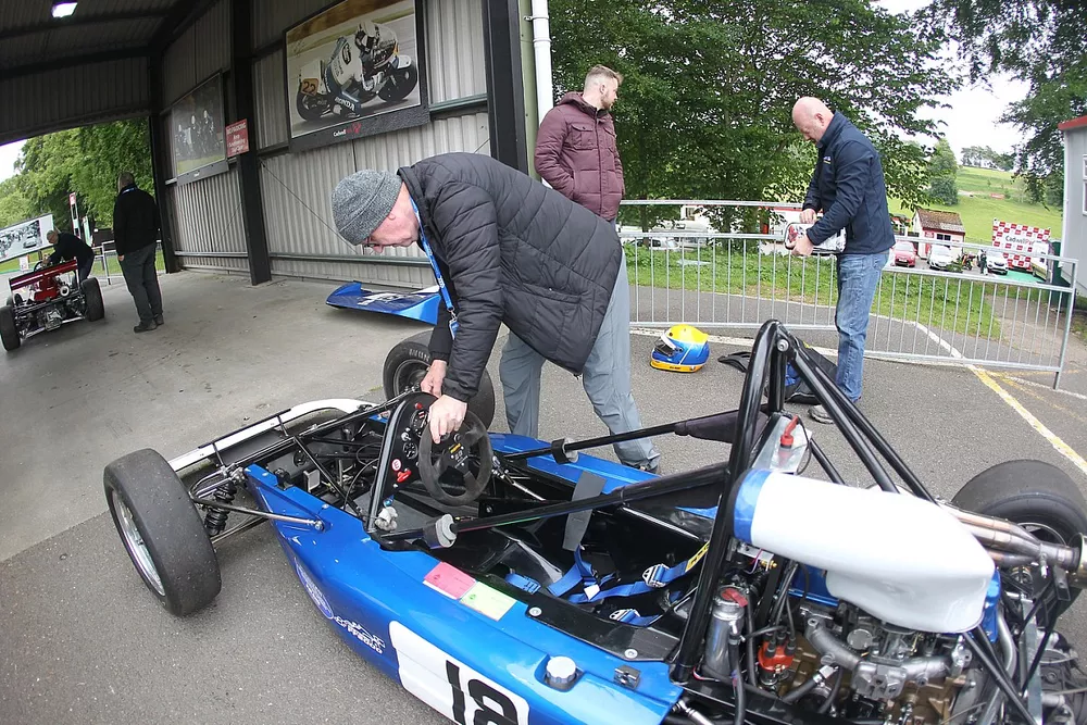 Atmosphere at scrutineering bay