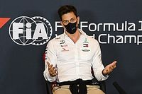 Wolff procura substituto para cargo como chefe da Mercedes na F1