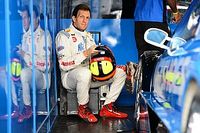 A p&eacute;, Burti lamenta por colegas de equipe: &ldquo;vivem disso&rdquo;