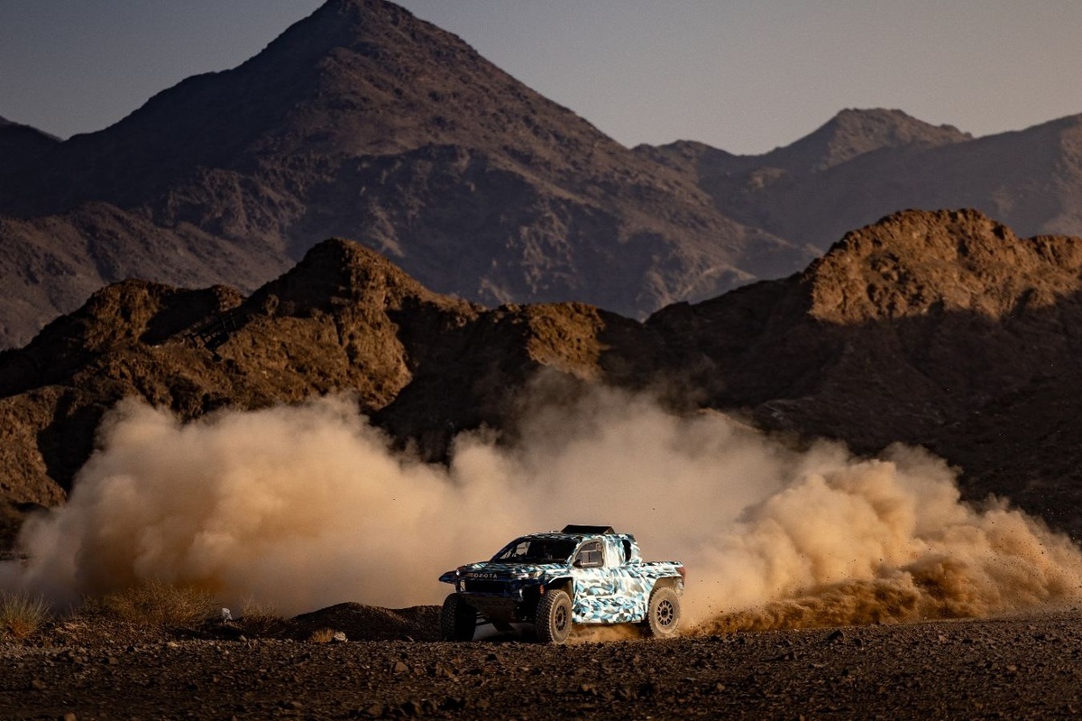 Toyota inscribirá un Hilux de hidrógeno en el Dakar 2027
