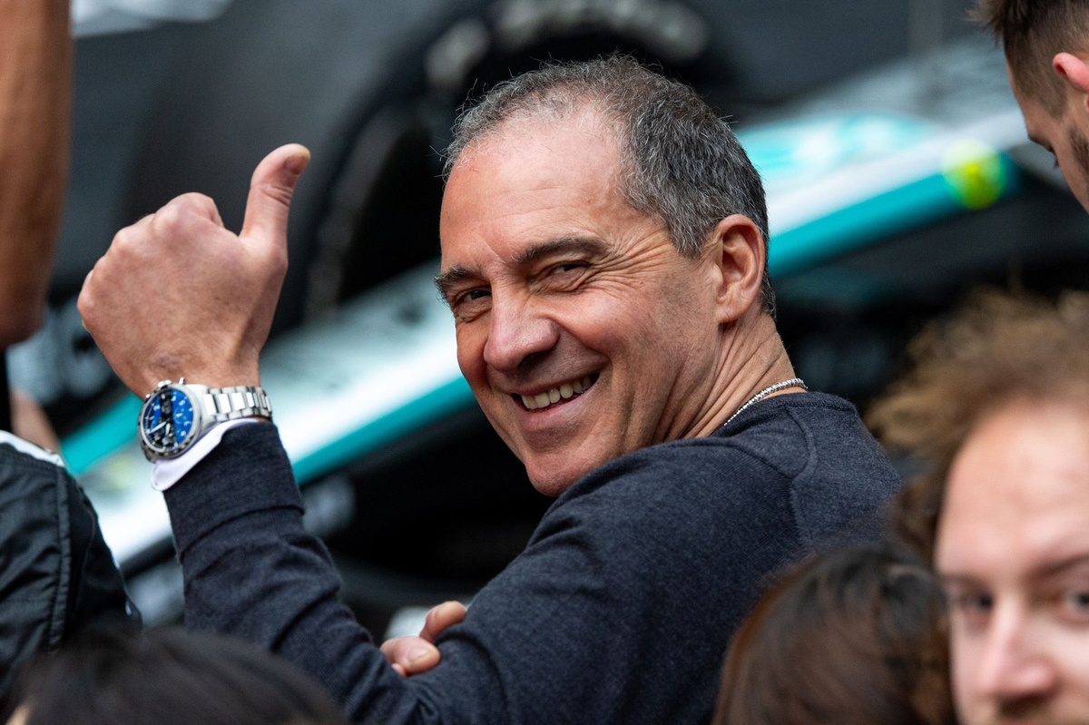 Vader Antonelli dankt Wolff na eerste Formule 1-zege van zoon Kimi