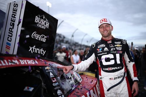 Byron se gana su lugar en la final del campeonato de NASCAR Cup