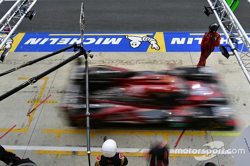 В WEC снова запретят менять шины во время дозаправок